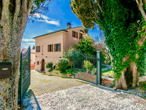 Sant'Angelo in Pontano Le Marche