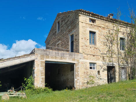 Sant'Angelo in Pontano Le Marche