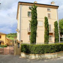 Serrungarina Le Marche