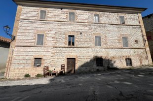 Mezzanotte, Pergola Le Marche